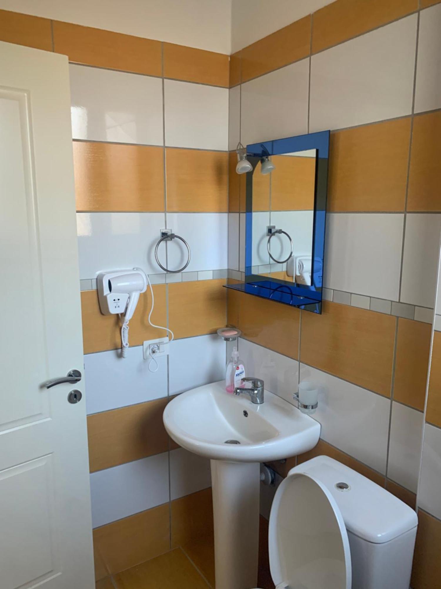 Adriatik Apartaments Sarande Bagian luar foto
