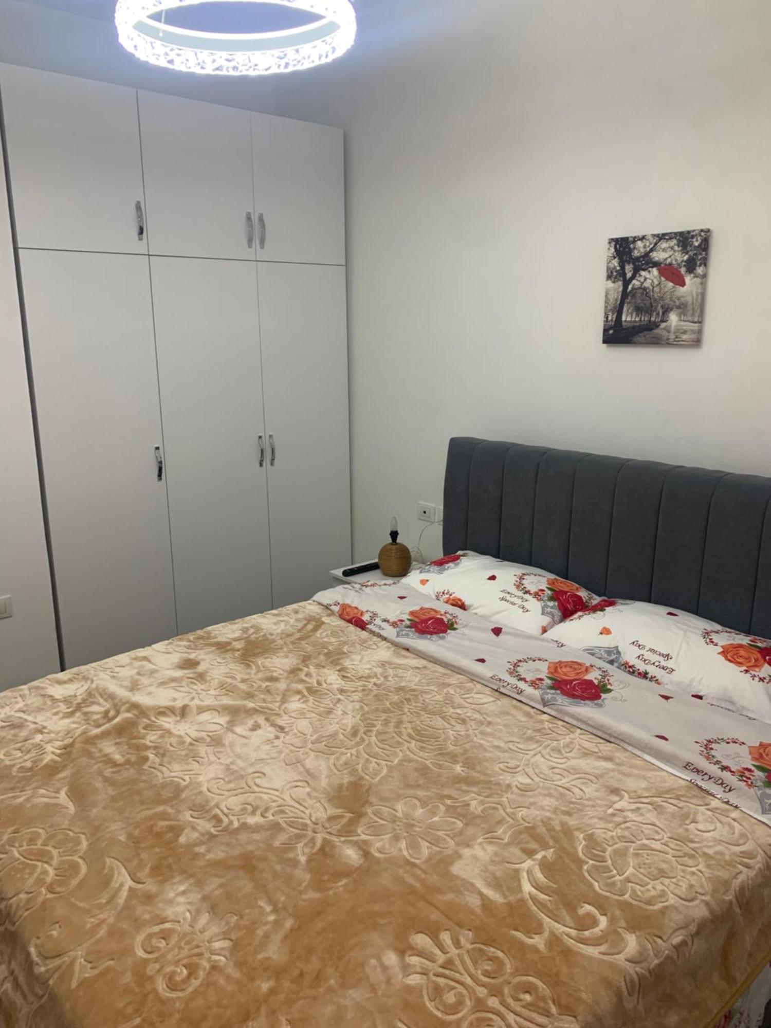 Adriatik Apartaments Sarande Bagian luar foto
